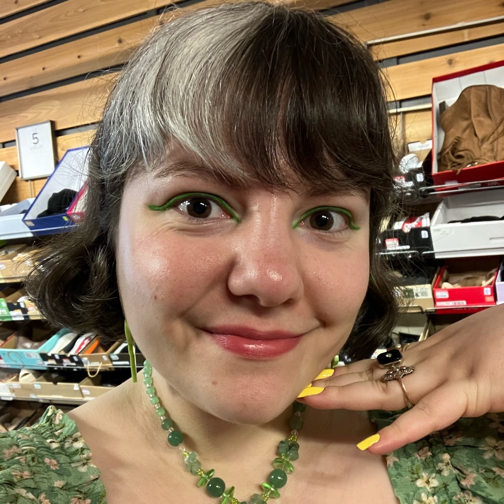Meet your Posher, Emily